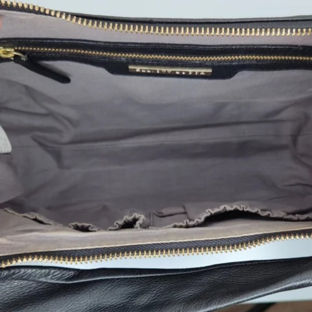 Elliott Lucca Leather Shoulder Bag - Picture 9 of 12